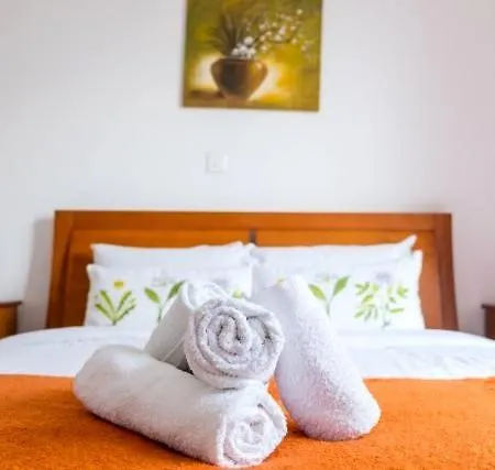 Elysia Park Cosy Townhouse Апартаменты *