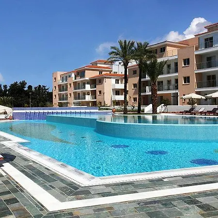 Elysia Park Cosy Townhouse Апартаменты Пафос