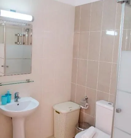 Elysia Park Cosy Townhouse Paphos