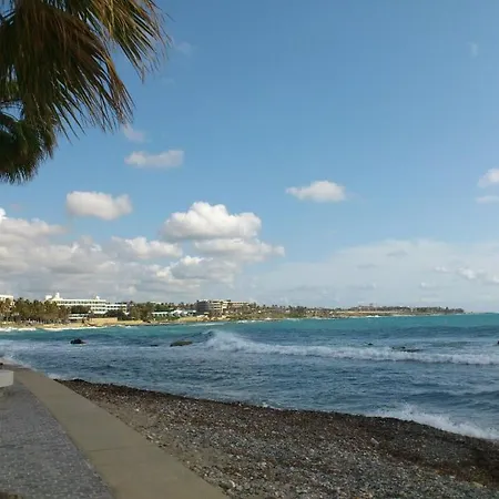 Elysia Park Cosy Townhouse Paphos