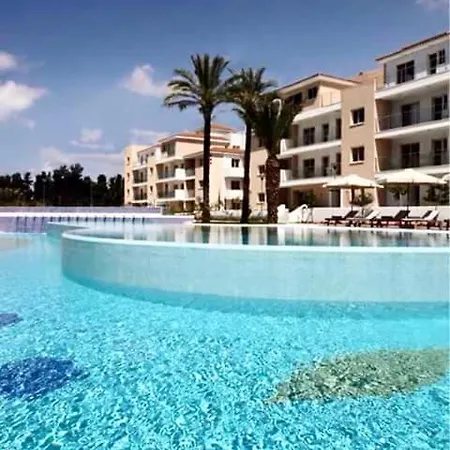 Elysia Park Cosy Townhouse Paphos