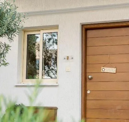 Elysia Park Cosy Townhouse * Paphos